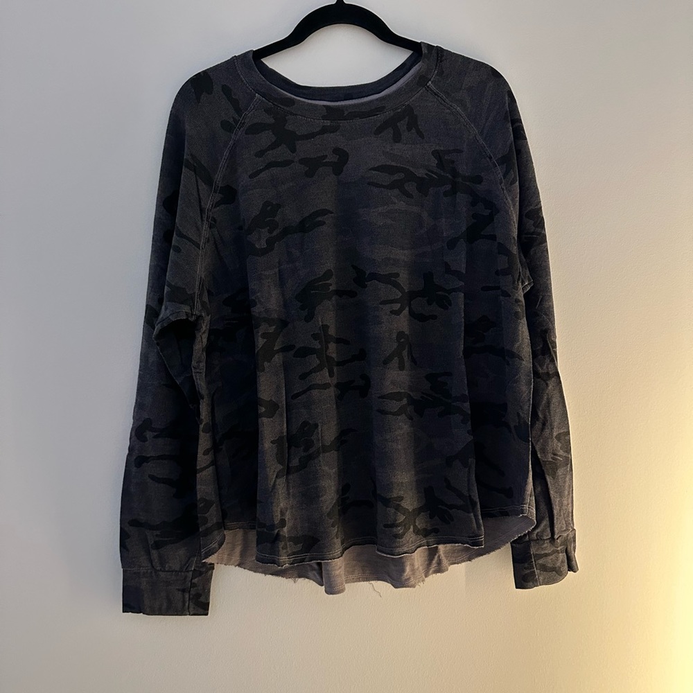 Sundry Camo Trapeze Raglan Sweater in Charcoal, size: 3